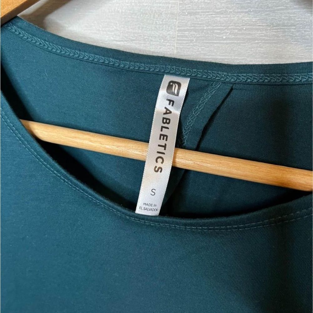 Fabletics Top Size Small - Picture 2 of 5